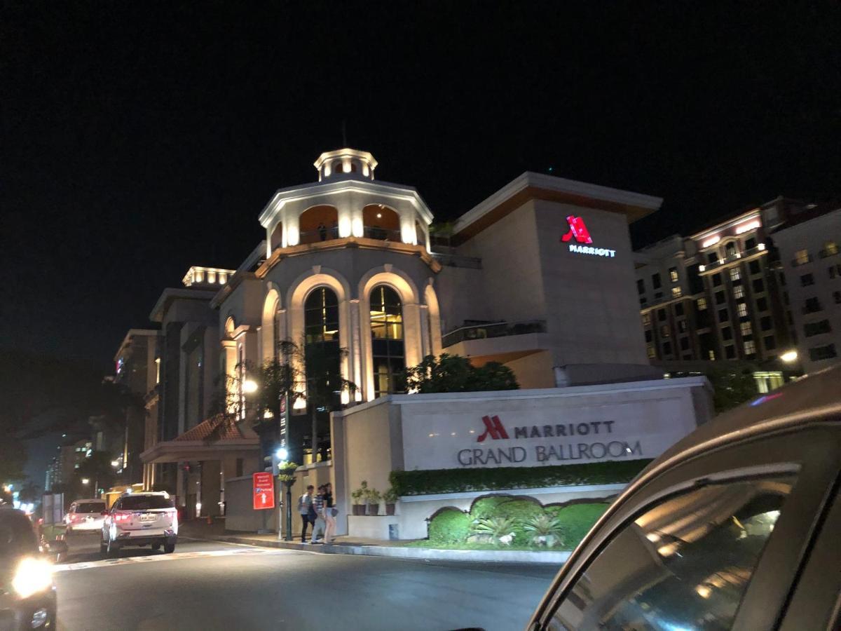 Robles' Unit At 81 Newport Boulevard Manila Kültér fotó